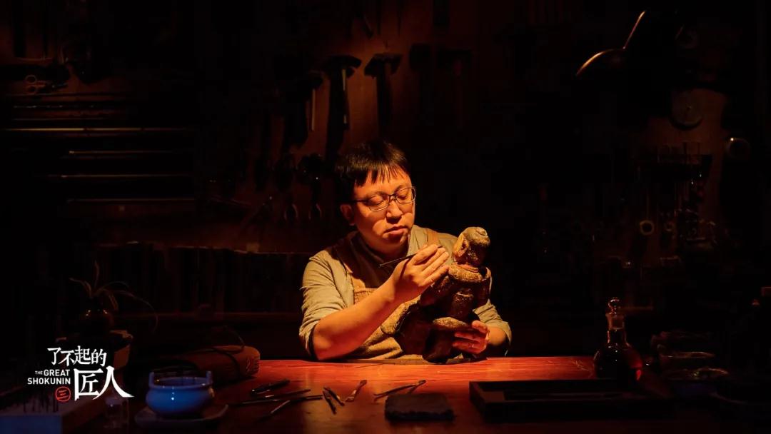 文物修复匠人：刘胄 多重角色集一身，穿越于古典与现代的时间旅行者（转自《了不起的匠人》）
