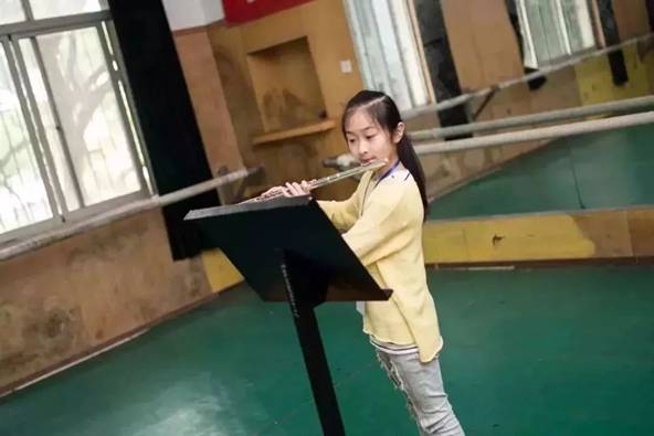 http://mpt.135editor.com/mmbiz_jpg/oEE0oicUmibV0DE4v3Ojqu86yxWf872QNRyUwVNyDWhtZJiaNVX5TKzNbdqmRRAqAEwuxndpDchmSOapI9Tv6icLxQ/640?wx_fmt=jpeg